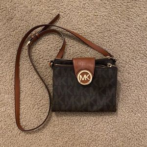 Micheal Kors Crossbody